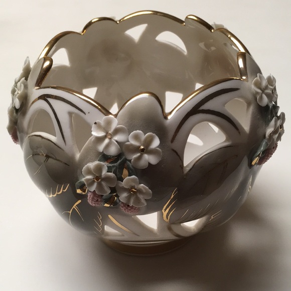 Handmade Porcelain Floral Vase with a Gold Trim. - Picture 1 of 8